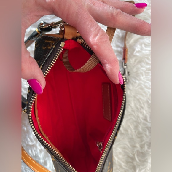 Dooney & Bourke Mini Barrel Signature Purse - Picture 8 of 11